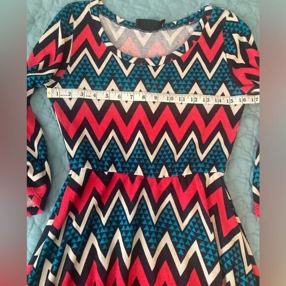PEACH LOVE CREAM CALIFORNIA Chevron Dress Blue Pink Black White Size M - Picture 4 of 9
